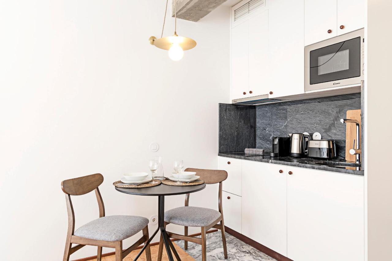 Ceuta Studio Apartments By Lovelystay Порту Экстерьер фото