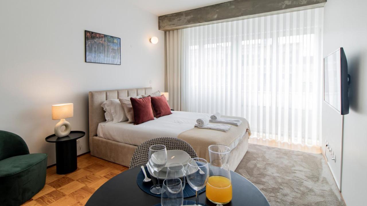 Ceuta Studio Apartments By Lovelystay Порту Экстерьер фото